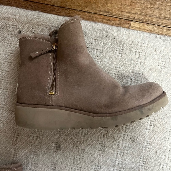 UGG Shala Wedge Boot Size 7 - Picture 5 of 7
